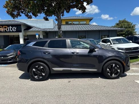 Used 2026 Kia Sportage LX FWD image 8