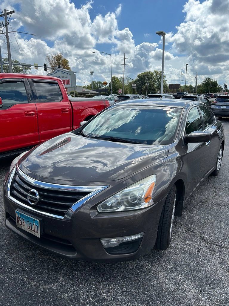 Used 2015 Nissan Altima 2.5 S w/ Power Driver Seat Package FWD image 4