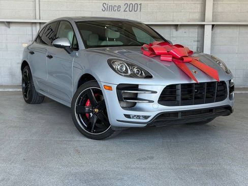 Used 2018 Porsche Macan Turbo AWD/4WD image 2