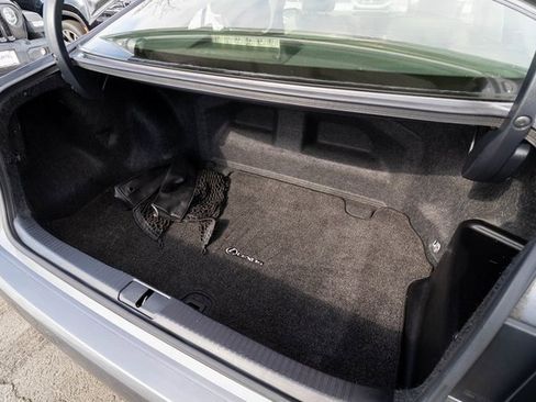 Used 2013 Lexus ES 300h image 45