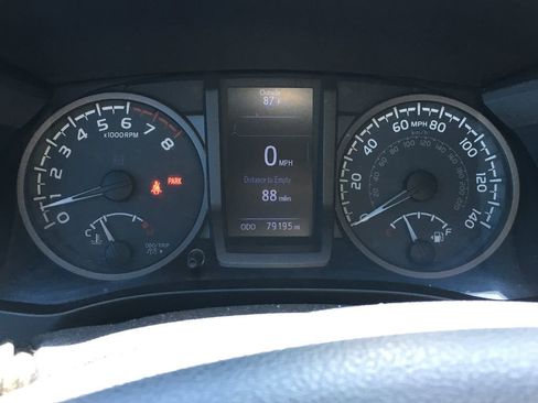 Used 2017 Toyota Tacoma TRD Sport w/ Premium & Technology Package AWD/4WD image 2