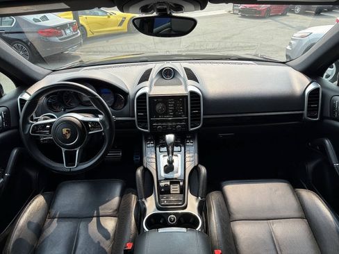 Used 2016 Porsche Cayenne S AWD/4WD image 22