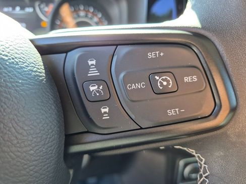 Used 2025 Jeep Wrangler Unlimited Sport AWD/4WD image 16