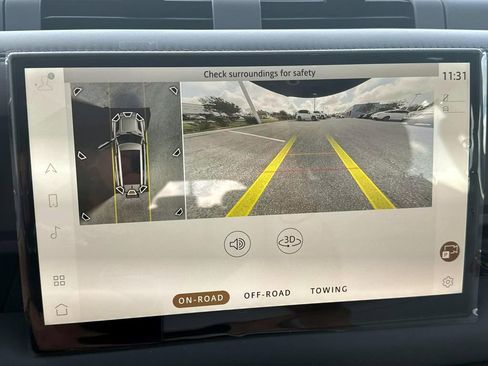 New 2025 Land Rover Defender 130 X-Dynamic SE image 22