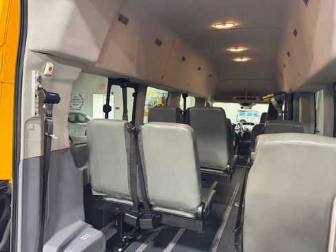 Used 2019 Ford Transit 350 XL image 33