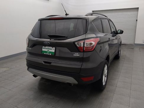 Used 2018 Ford Escape SE FWD image 7