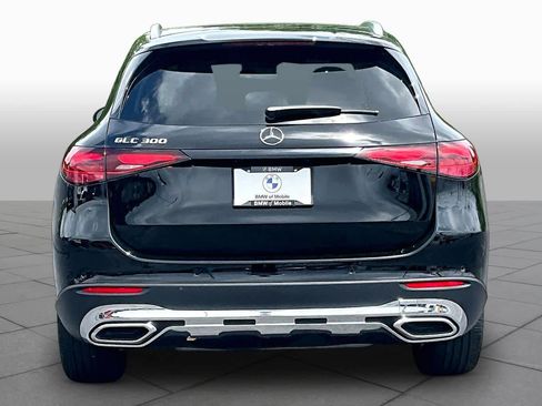 Used 2025 Mercedes-Benz GLC 300 image 4