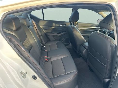 Certified 2025 Nissan Altima 2.5 SR AWD/4WD image 9