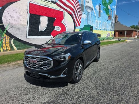 Used 2018 GMC Terrain Denali w/ Advanced Safety Package FWD image 2