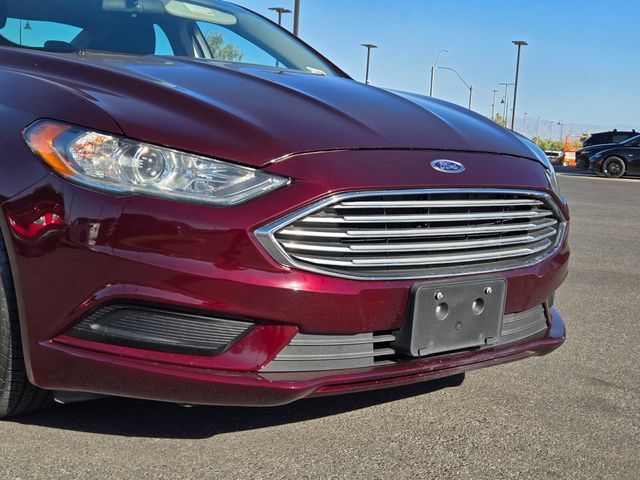 Used 2017 Ford Fusion SE FWD image 8