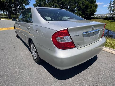 Used 2002 Toyota Camry XLE FWD image 11