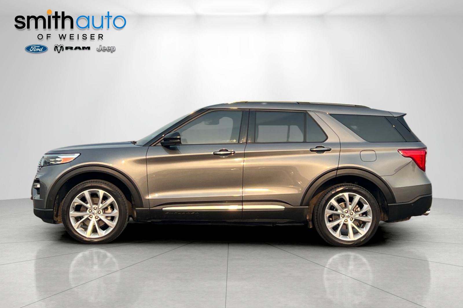 Used 2022 Ford Explorer Platinum w/ Equipment Group 601A AWD/4WD image 8
