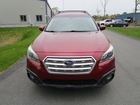 Used 2016 Subaru Outback 2.5i Premium AWD/4WD image 3