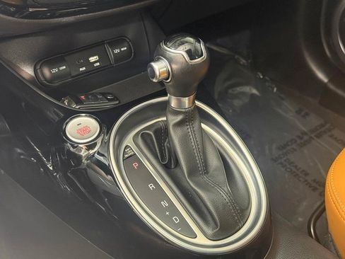Used 2016 Kia Soul ! w/ Premium Package FWD image 17
