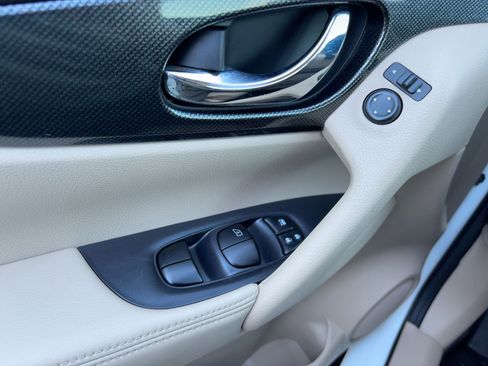 Used 2015 Nissan Rogue SL w/ SL Premium Package image 22