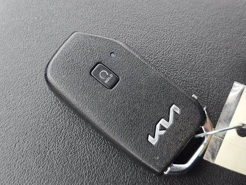Used 2025 Kia Seltos S AWD/4WD image 33