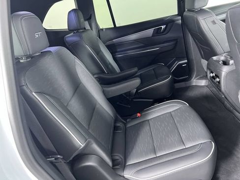 Used 2026 Buick Enclave Sport Touring w/ Power Package FWD image 27