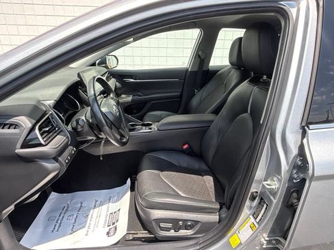 Used 2024 Toyota Camry XSE FWD image 4