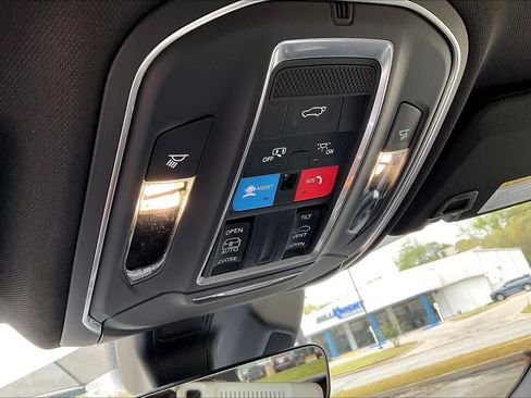 New 2025 Jeep Grand Cherokee Laredo X w/ Luxury Tech Group I image 17