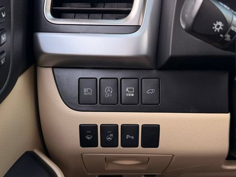 Used 2019 Toyota Highlander Limited Platinum FWD image 39