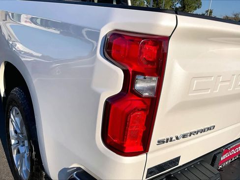 Used 2022 Chevrolet Silverado 1500 LTZ w/ LTZ Premium Package image 31