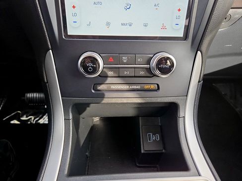 Used 2023 Ford Edge SEL image 26