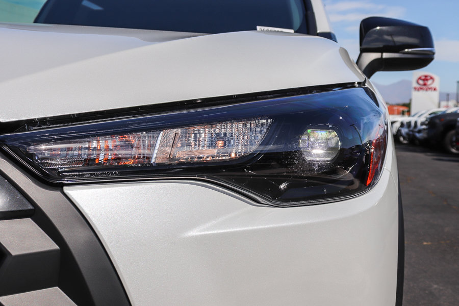 New 2026 Toyota Corolla Cross LE w/ Moonroof Package FWD image 4