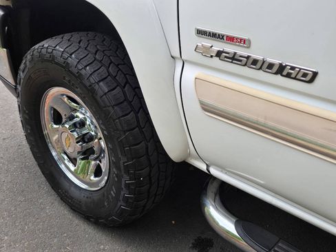 Used 2003 Chevrolet Silverado 2500 LS w/ Skid Plate Package AWD/4WD image 24