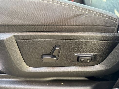 Used 2024 RAM 3500 Big Horn w/ Level 2 Equipment Group image 8