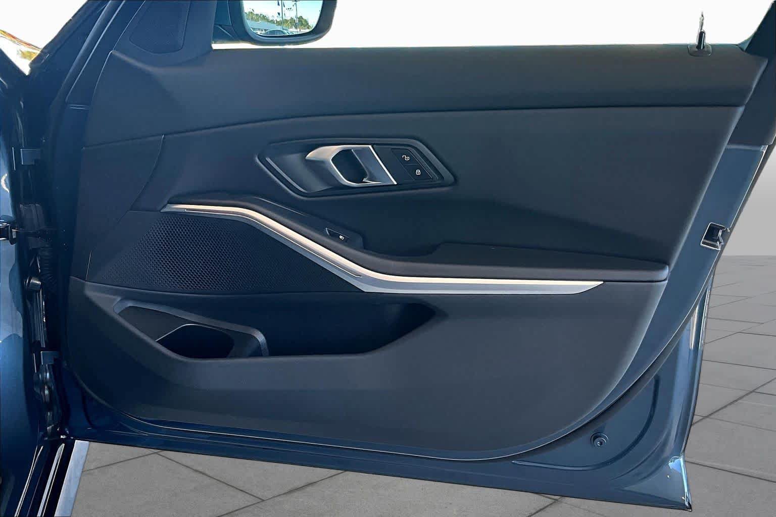 Used 2025 BMW 330i Sedan RWD image 24