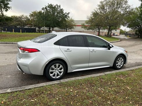 Used 2020 Toyota Corolla LE image 5