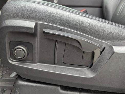 Used 2022 Land Rover Defender 110 S image 11