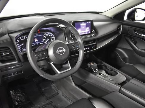 Used 2024 Nissan Rogue SV w/ SV Premium Package FWD image 13
