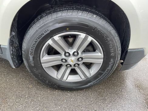 Used 2017 Chevrolet Traverse LT FWD image 41