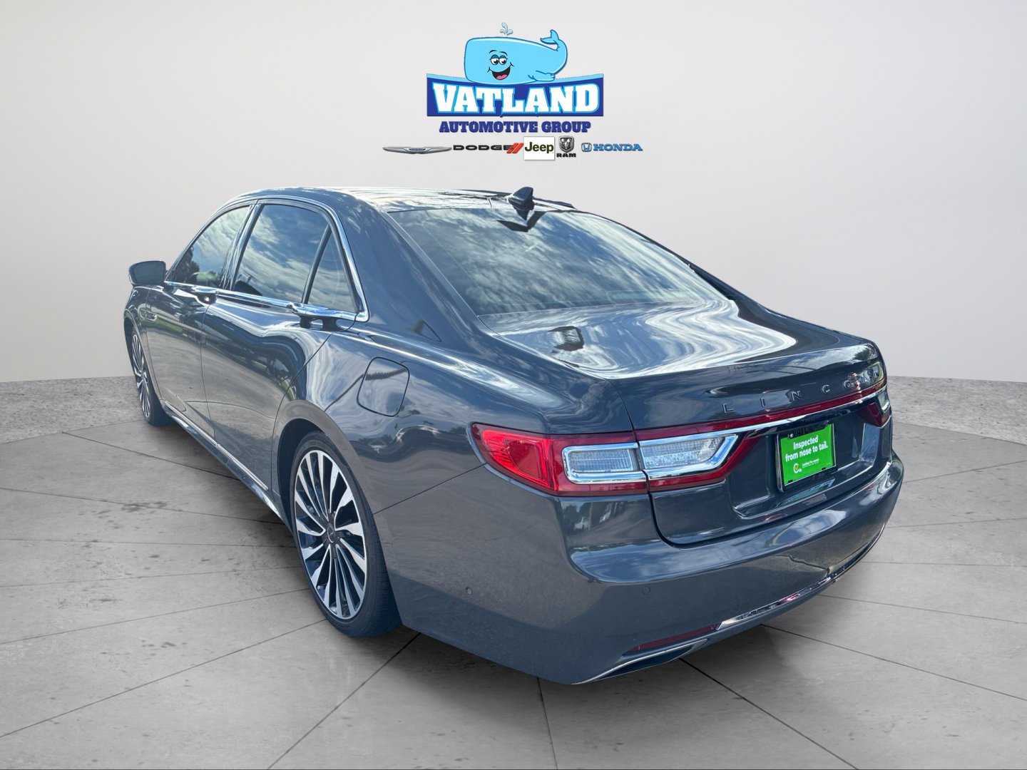 Used 2020 Lincoln Continental Black Label w/ Rear Seat Amenities Package FWD image 3
