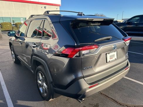 Used 2020 Toyota RAV4 Limited image 8