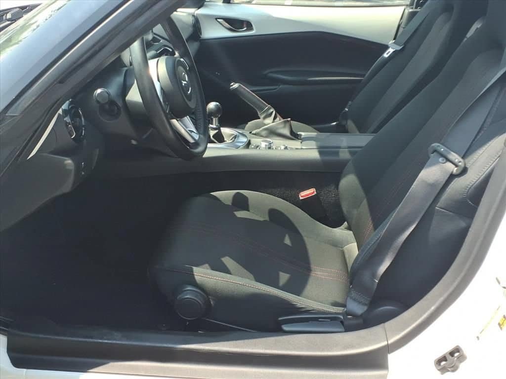 Used 2018 MAZDA MX-5 Miata Club RWD image 18
