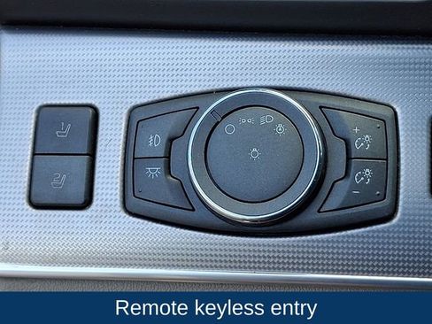 Used 2014 Lincoln MKX AWD w/ Equipment Group 102A image 9