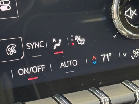 Used 2025 GMC Yukon Denali Ultimate w/ LPO, Floor Liner Package image 40