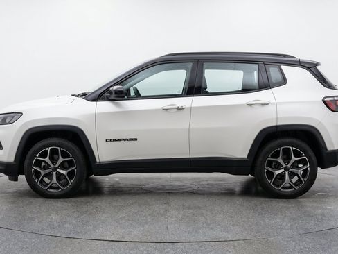 Used 2025 Jeep Compass Limited AWD/4WD image 5