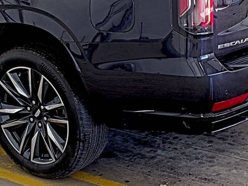 Used 2023 Cadillac Escalade Sport AWD/4WD image 14