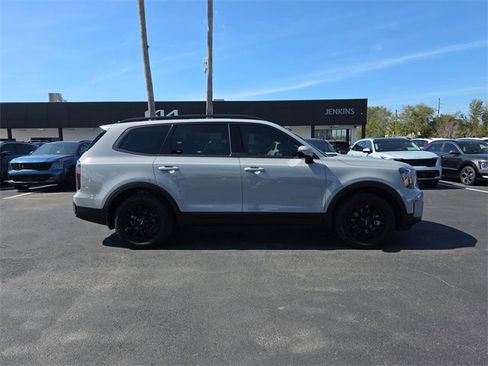 Certified 2024 Kia Telluride SX Prestige X-Pro image 4