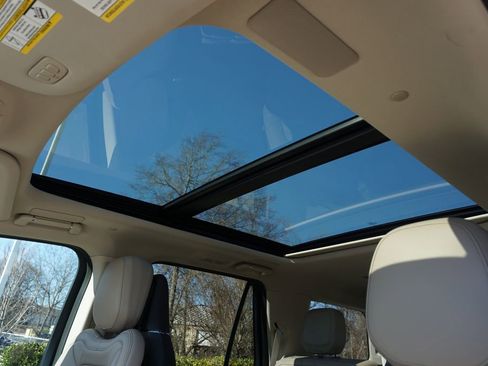 Used 2023 Lincoln Navigator Reserve image 12