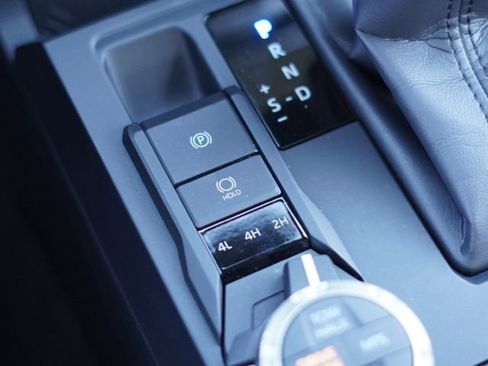 Certified 2025 Toyota Tacoma TRD Off-Road image 38