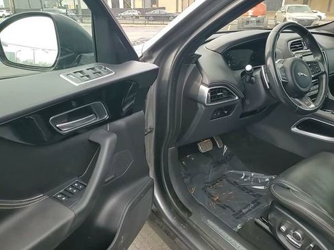 Used 2019 Jaguar F-PACE S image 13