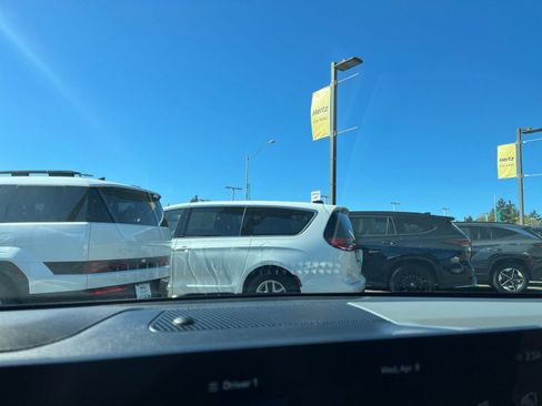 Used 2025 Kia K4 LXS image 17