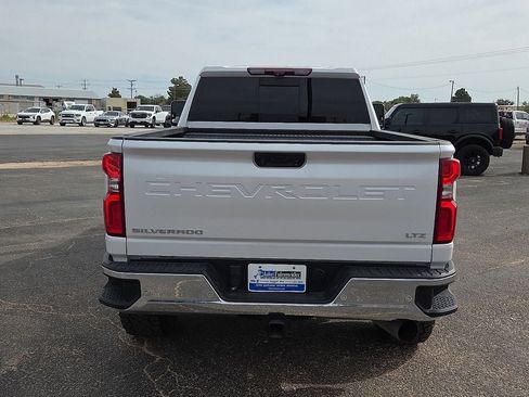 Used 2024 Chevrolet Silverado 2500 LTZ w/ LTZ Premium Package AWD/4WD image 4