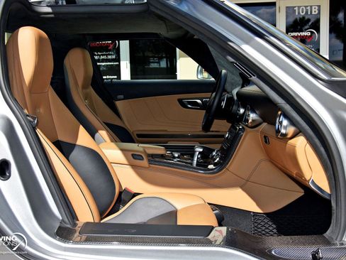 Used 2011 Mercedes-Benz SLS AMG Coupe image 17