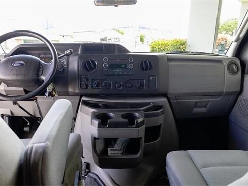 Used 2011 Ford E-150 and Econoline 150 RWD image 13