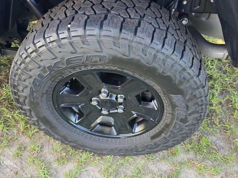 Used 2021 Jeep Gladiator Overland w/ Safety Group AWD/4WD image 9